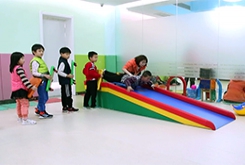 前庭感覺統(tǒng)合失調(diào)怎么訓(xùn)練？