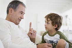 小孩不會(huì)說(shuō)話是什么原因造成的？