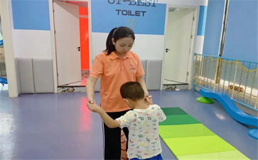 感統(tǒng)訓(xùn)練師